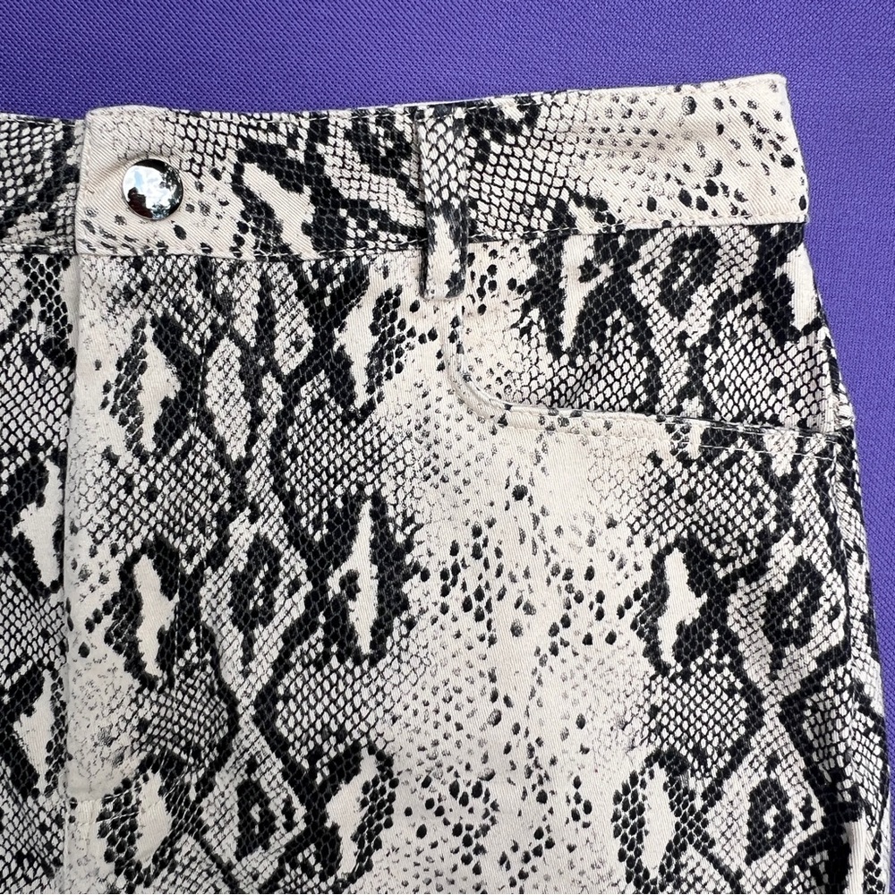 Superdown Isabella Snakeskin Mini Skirt - Picture 4 of 15